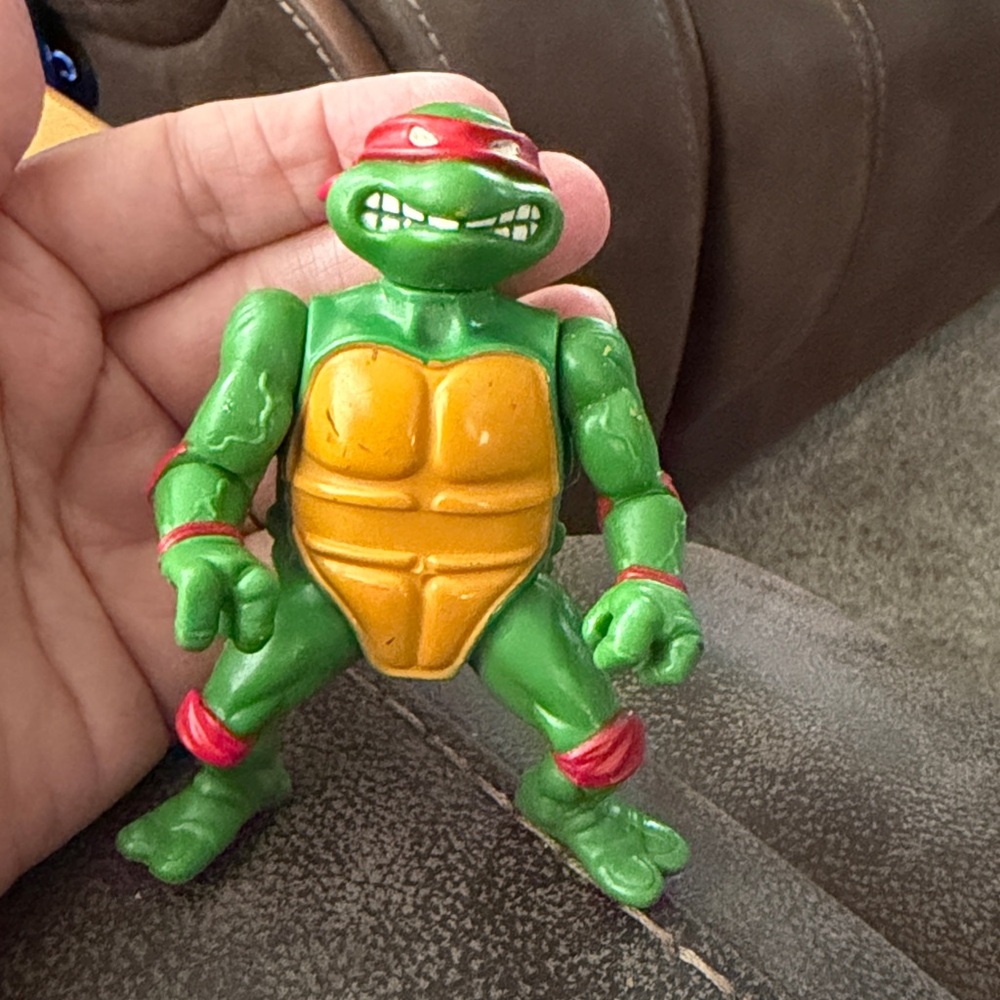 TMNT - VTG 1988 Teenage Mutant Ninja Turtles Raphael Action Figure 4”